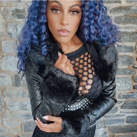 Xena Vegan: Faux Leather & Fur Collar Cropped Bolero - Picture 12 of 17